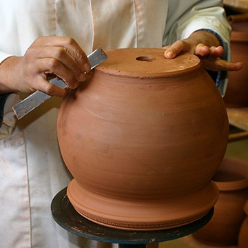 L'ébarbeur des poteries d'Albi